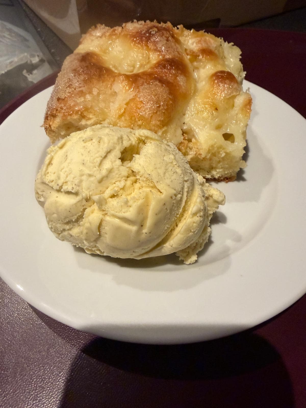 Brioche glacée servie au Bouillon Ducale